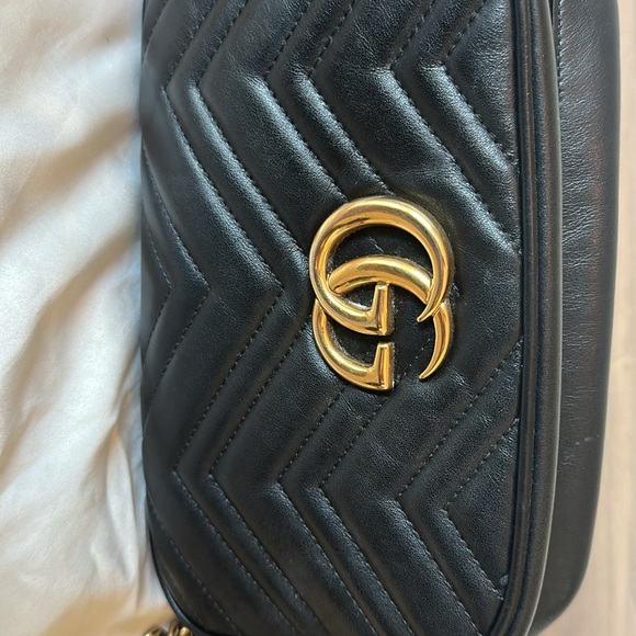 Gucci Black Chevron Crossbody Bag with Gold Logo - Picture 1 of 8
